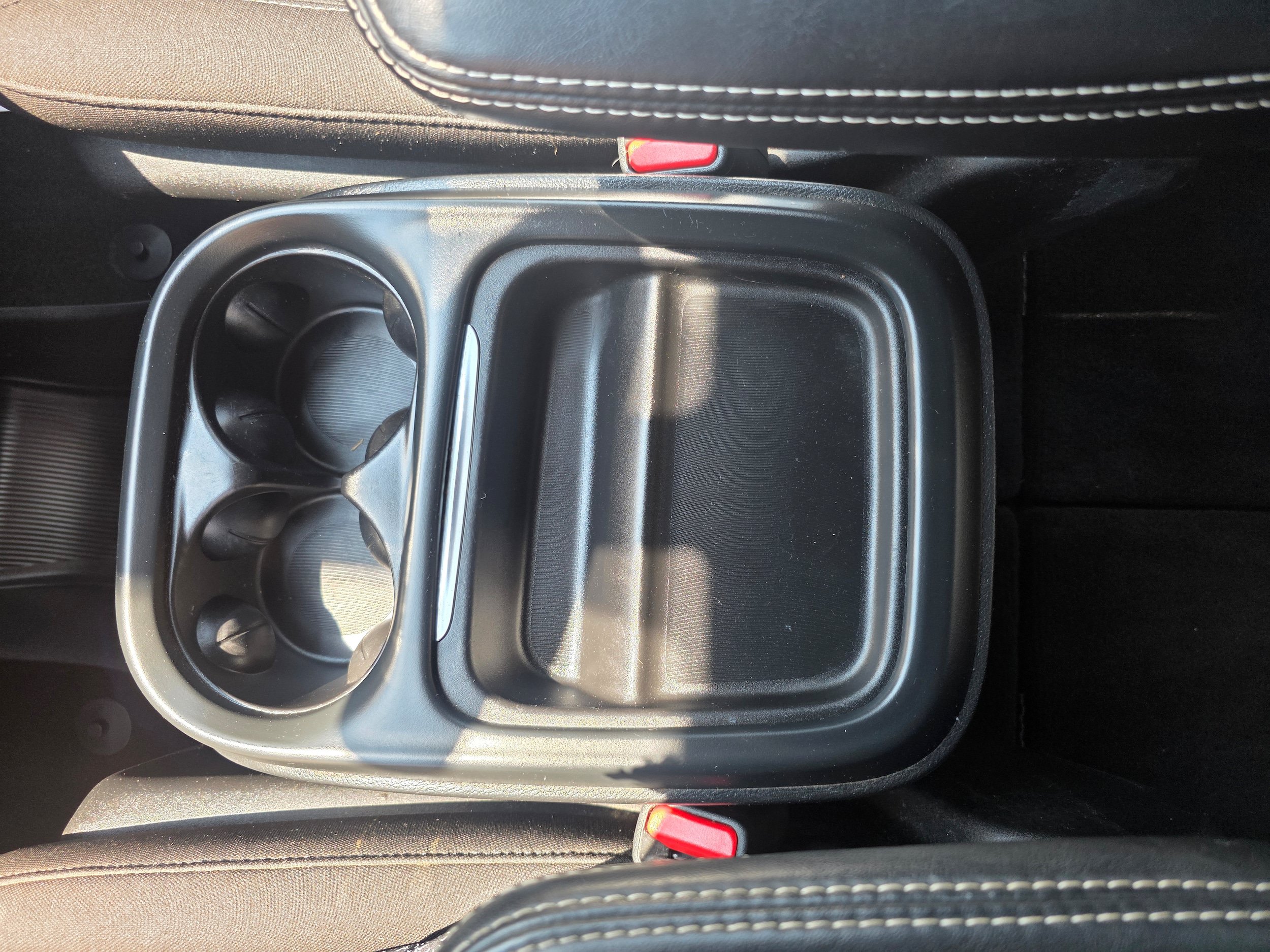 Used 2024 Chrysler Pacifica Touring FWD image 13