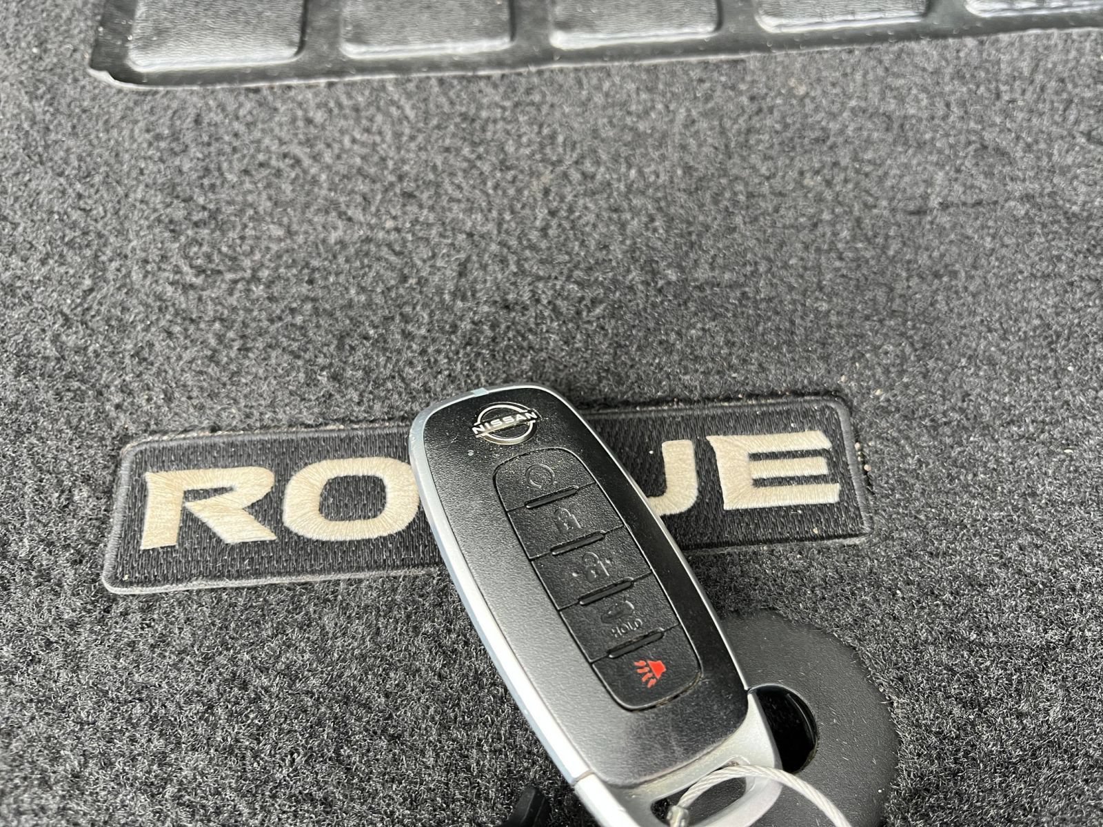 Used 2025 Nissan Rogue SV AWD/4WD image 27
