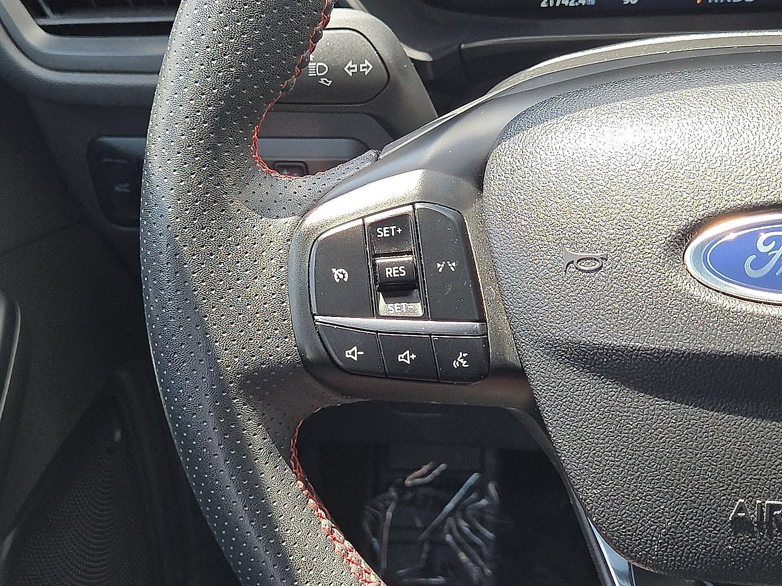 Used 2024 Ford Escape ST-Line AWD/4WD image 18