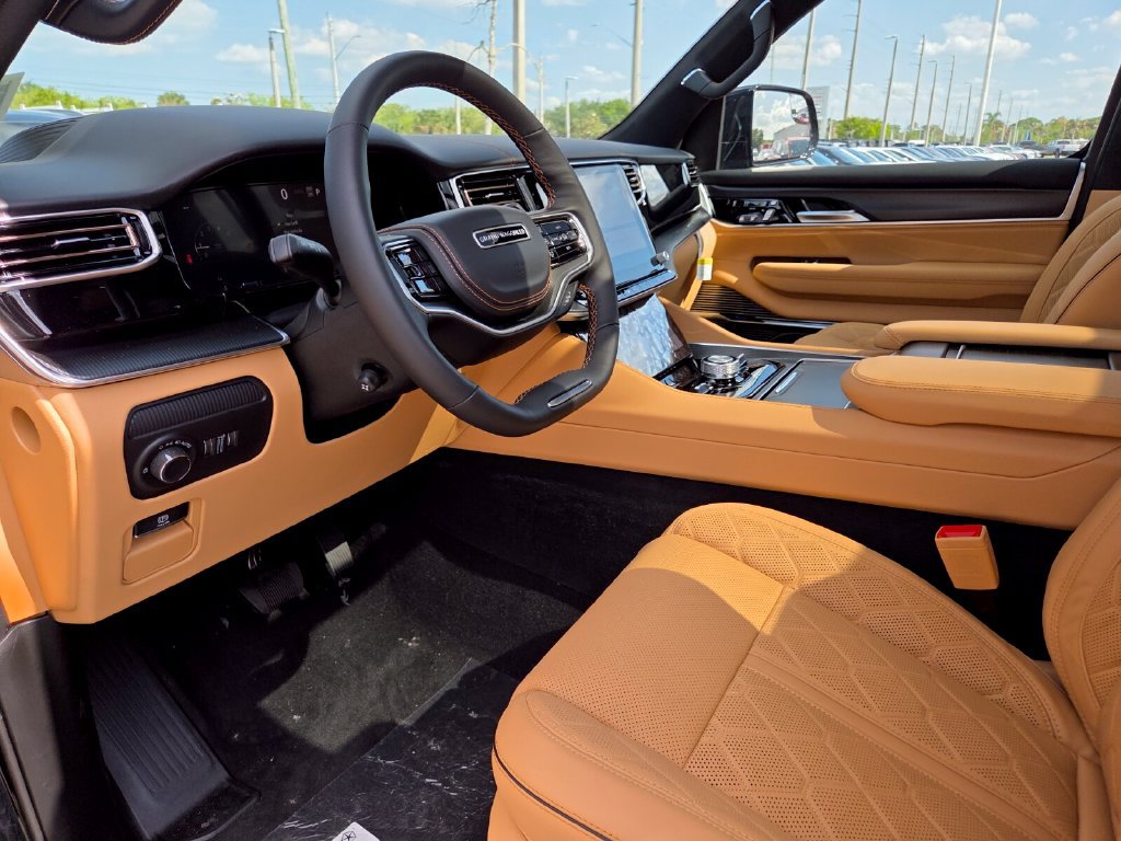 New 2026 Jeep Grand Wagoneer Summit AWD/4WD image 16