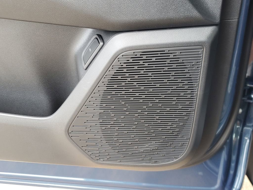 New 2026 Chevrolet Equinox LT w/ Convenience Package II FWD image 30