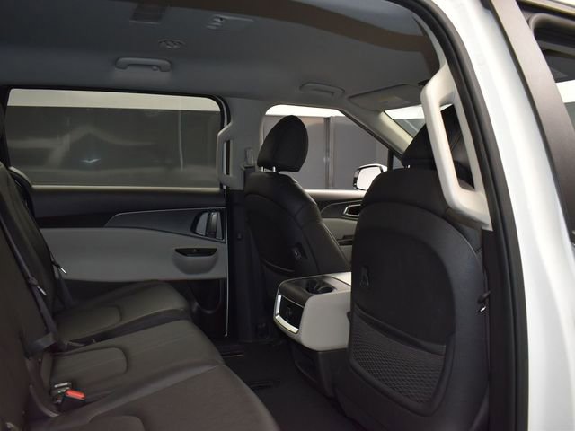 Certified 2024 Kia Carnival LX image 12