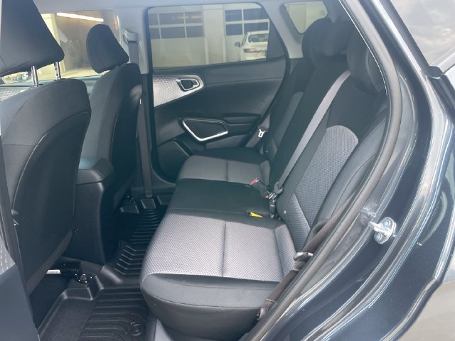 Used 2025 Kia Soul LX w/ LX Technology Package FWD image 28