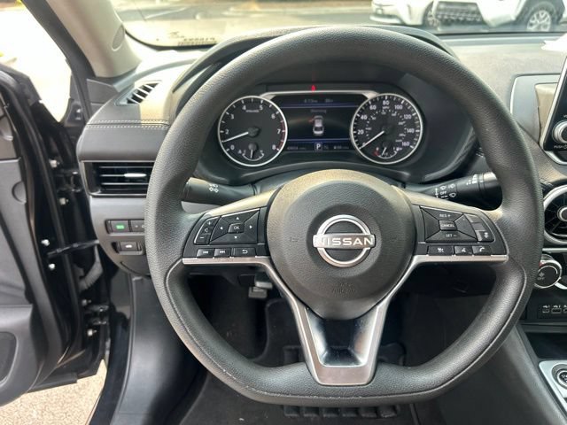 Used 2024 Nissan Sentra SV FWD image 18