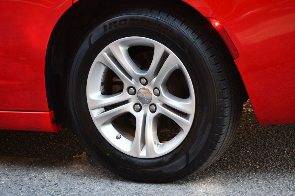 Used 2022 Dodge Charger SXT image 9