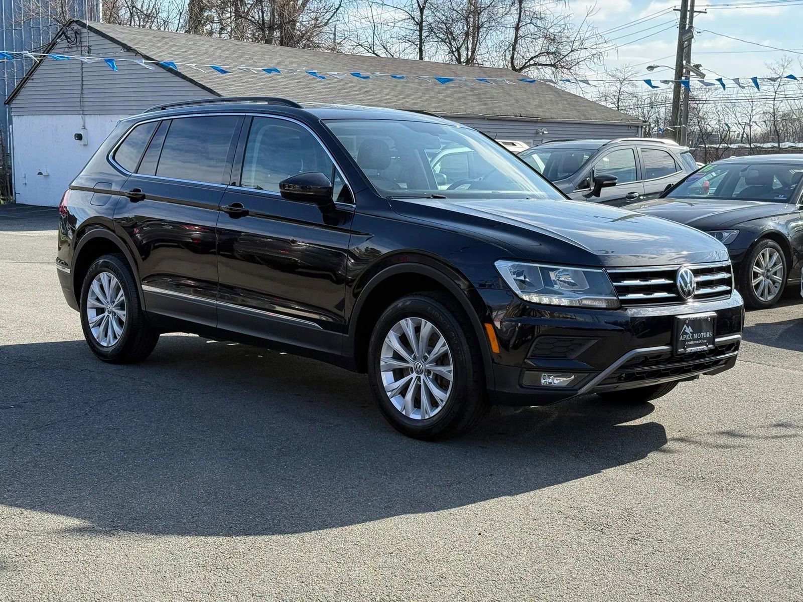 Used 2018 Volkswagen Tiguan SE image 16