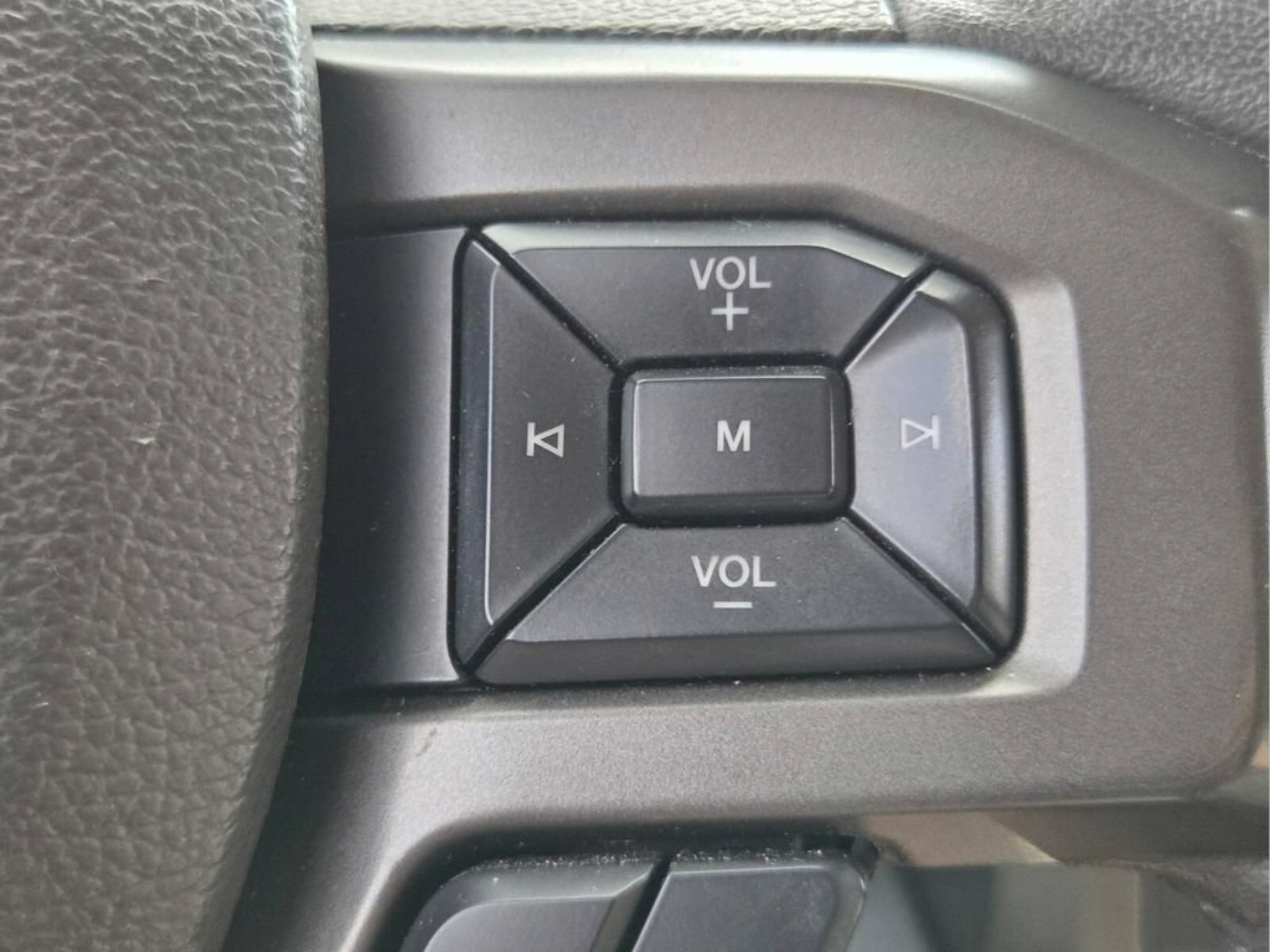 Used 2019 Ford Expedition XLT w/ Equipment Group 202A RWD image 35