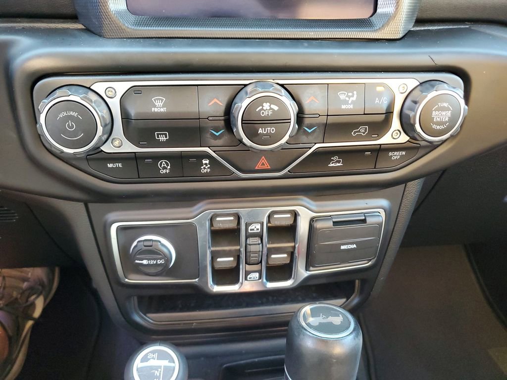 Used 2023 Jeep Wrangler Sahara image 20