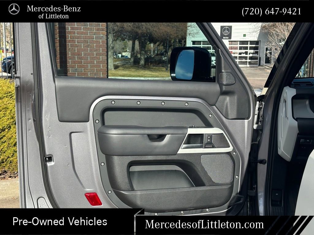 Used 2023 Land Rover Defender 90 X-Dynamic SE image 11