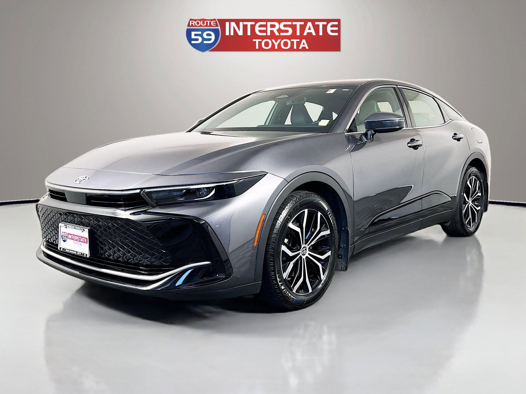 Used 2023 Toyota Crown image 3