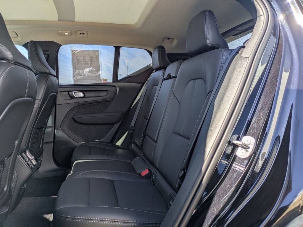 New 2025 Volvo XC40 B5 Plus w/ Protection Package Premier image 15