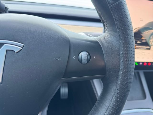 Used 2022 Tesla Model Y Performance image 8