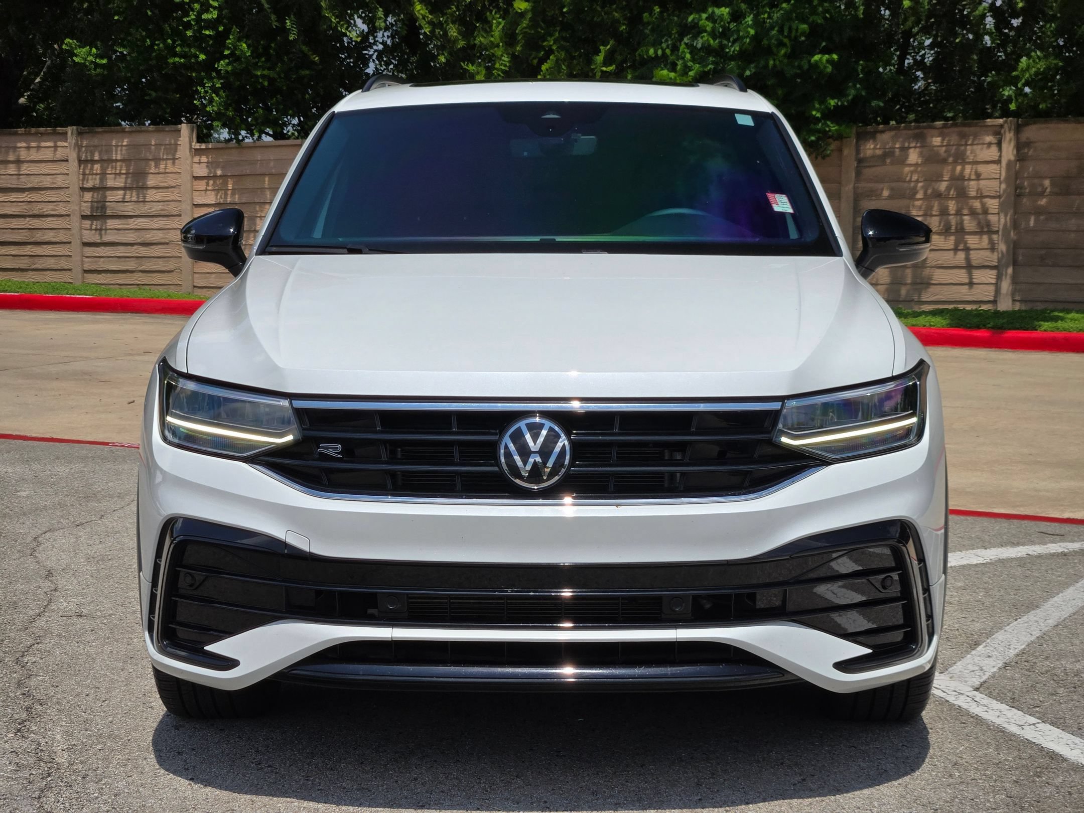 Used 2024 Volkswagen Tiguan SE R-Line FWD image 8