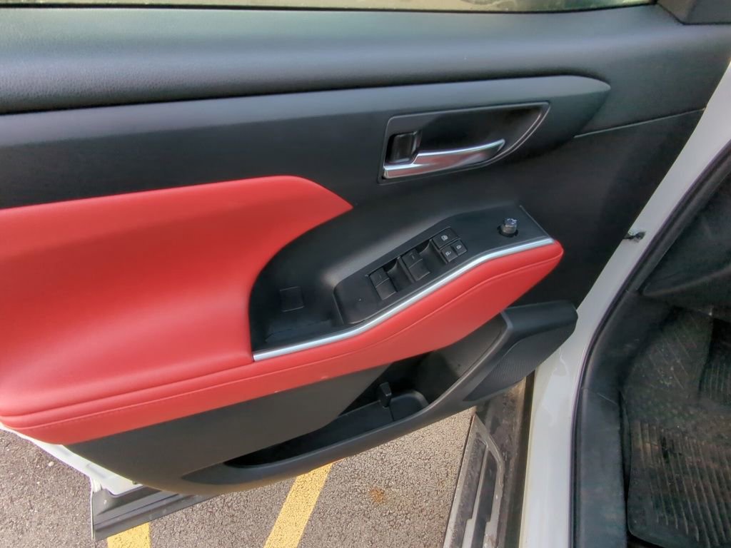 Used 2022 Toyota Highlander XSE image 8