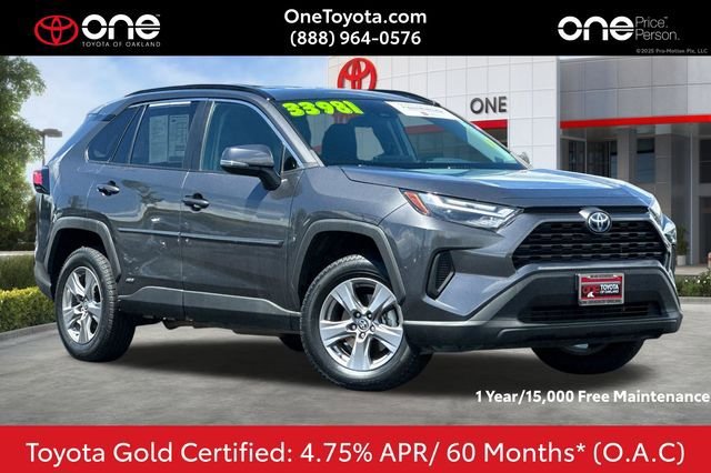 Used 2023 Toyota RAV4 LE AWD/4WD image 1