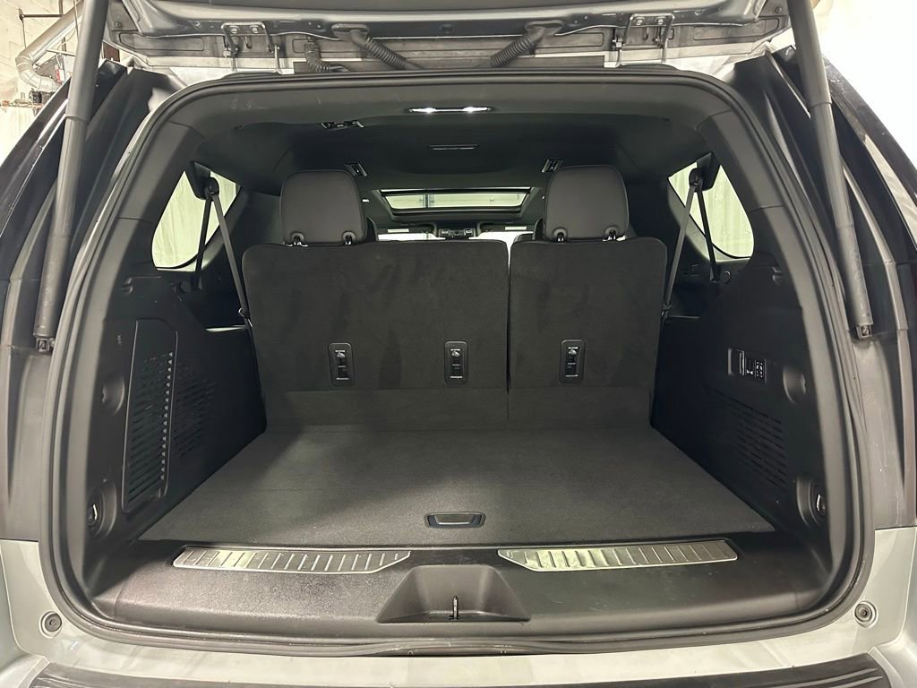 Used 2023 GMC Yukon XL Denali AWD/4WD image 49