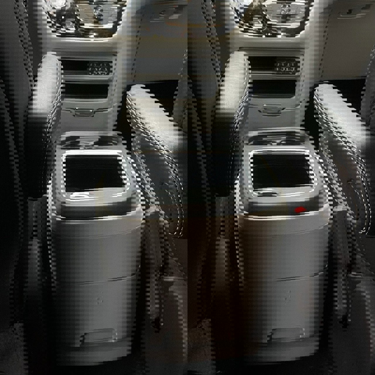 Used 2023 Chrysler Pacifica Touring-L image 24