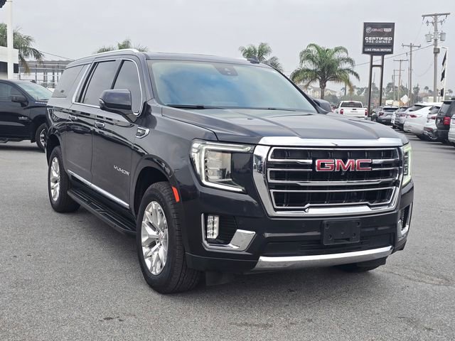 Used 2023 GMC Yukon XL SLT w/ SLT Premium Package image 3
