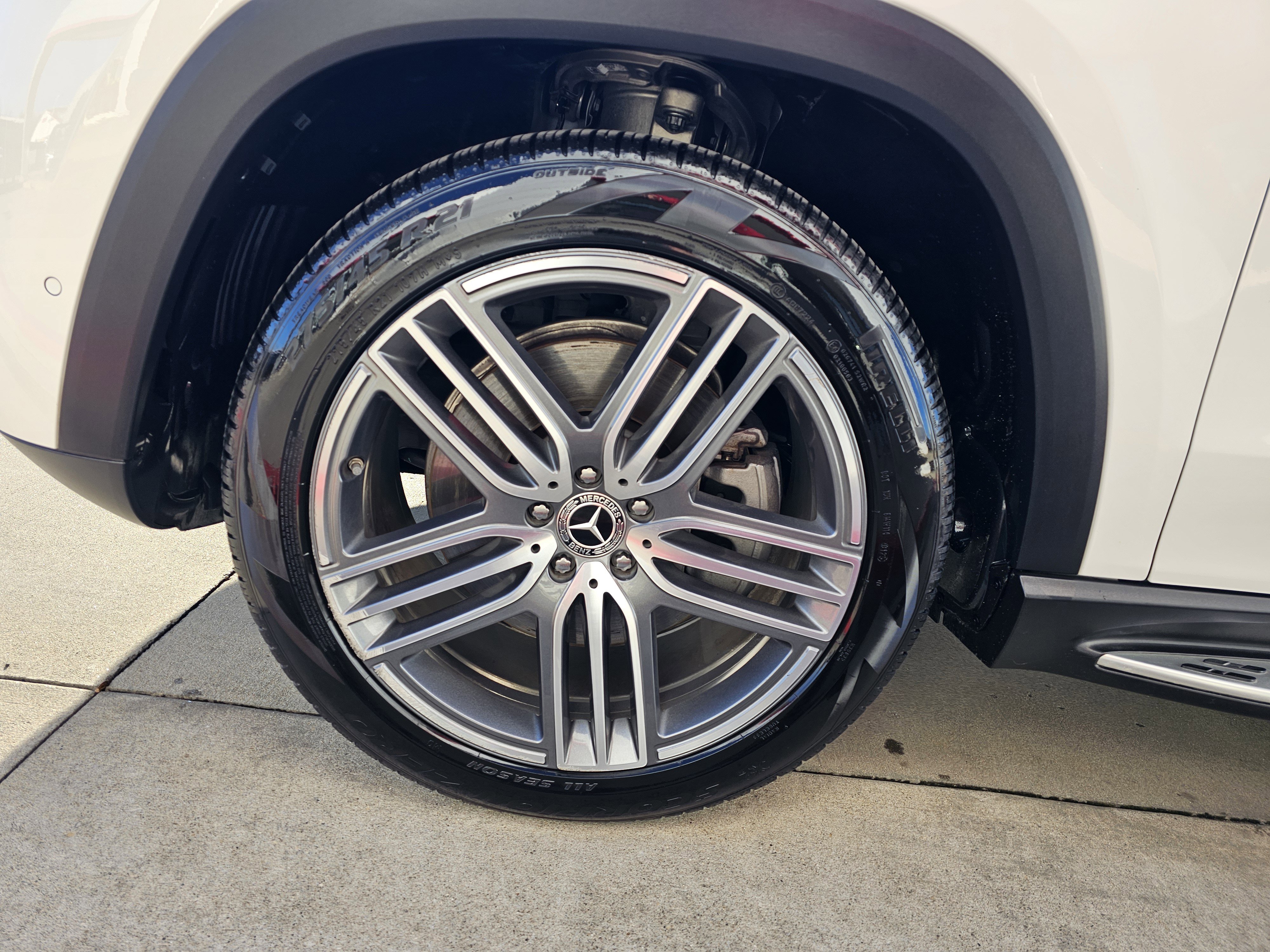 Used 2023 Mercedes-Benz GLS 450 4MATIC image 10