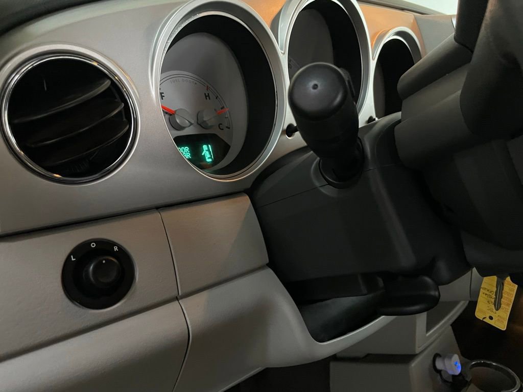 Used 2007 Chrysler PT Cruiser Convertible w/ Spring Special Group image 29