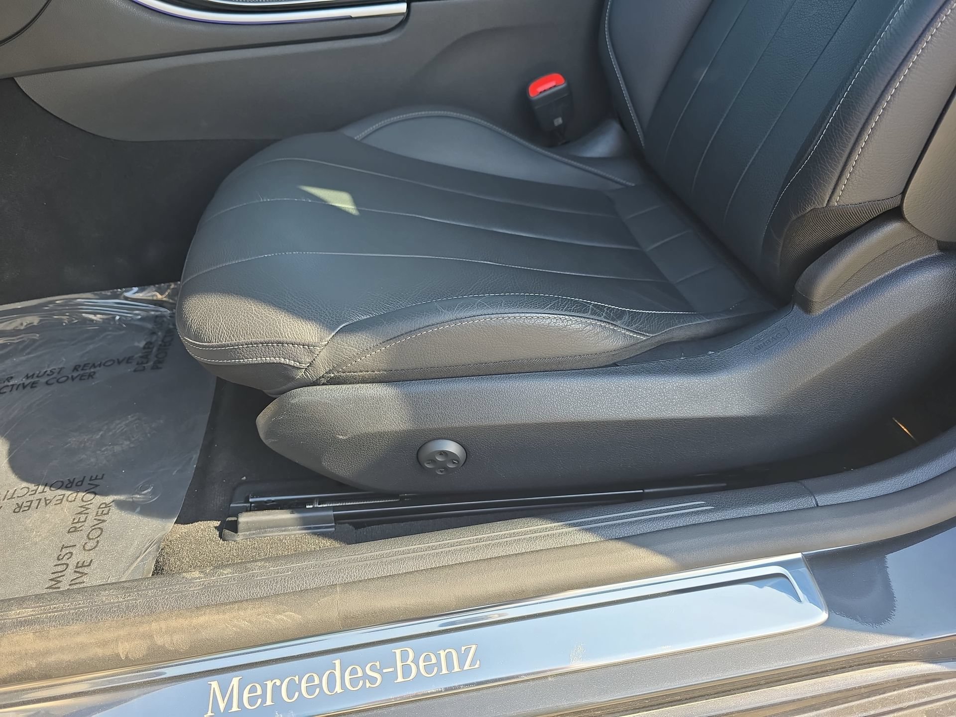 Certified 2025 Mercedes-Benz CLE 300 4MATIC Coupe image 28