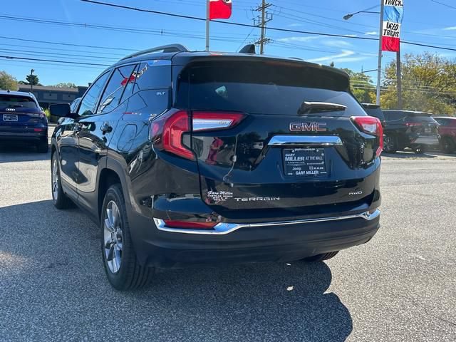 Used 2024 GMC Terrain SLT AWD/4WD image 5