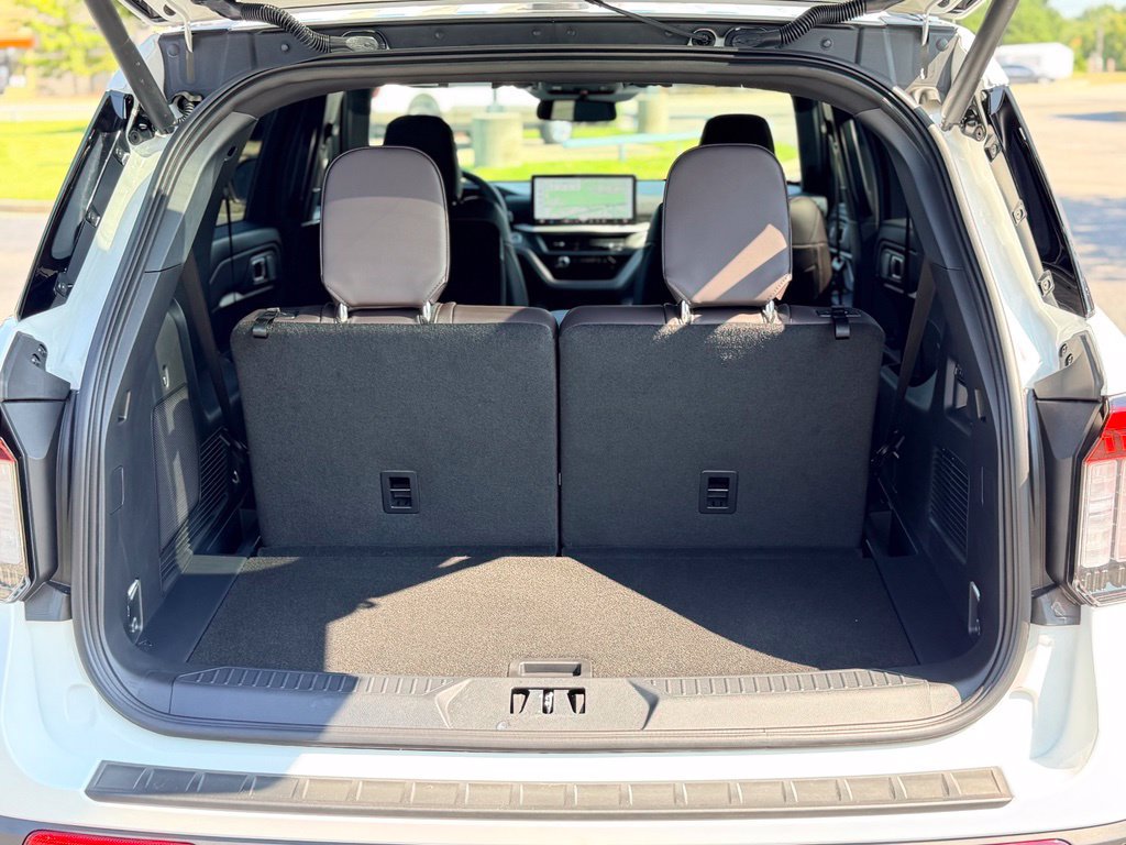 New 2026 Ford Explorer Platinum RWD image 27