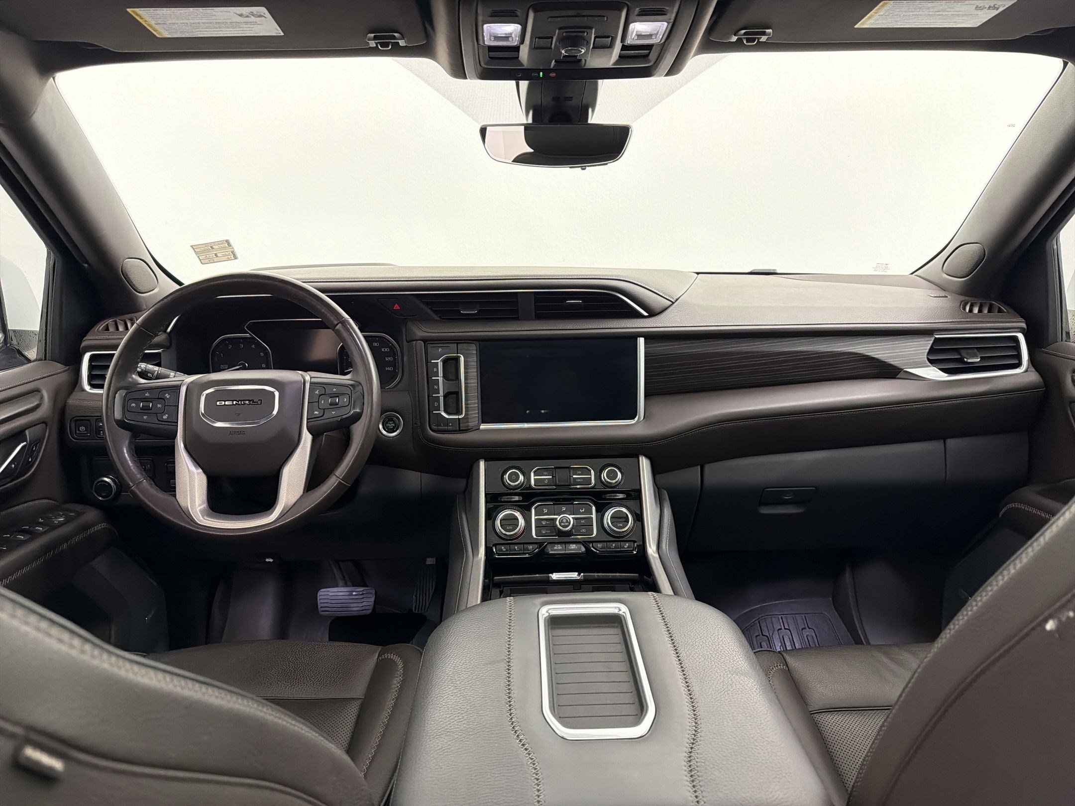 Used 2021 GMC Yukon XL Denali w/ Denali Ultimate Package RWD image 16