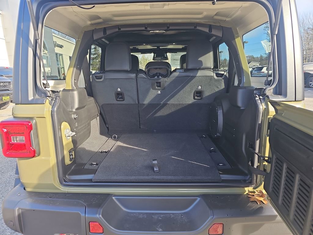 New 2026 Jeep Wrangler Unlimited Rubicon w/ Safety Group image 28