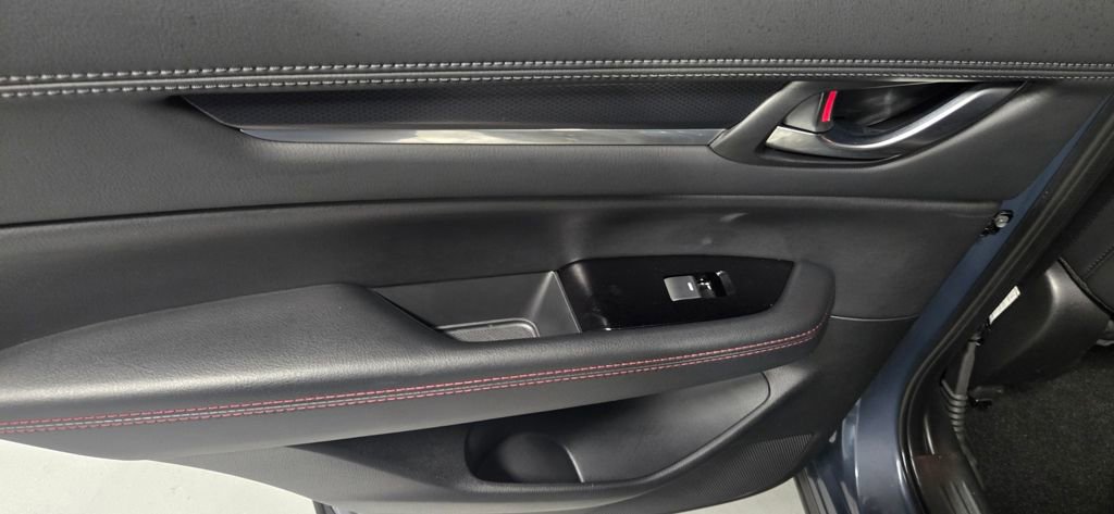 Used 2025 MAZDA CX-5 Carbon Edition image 23