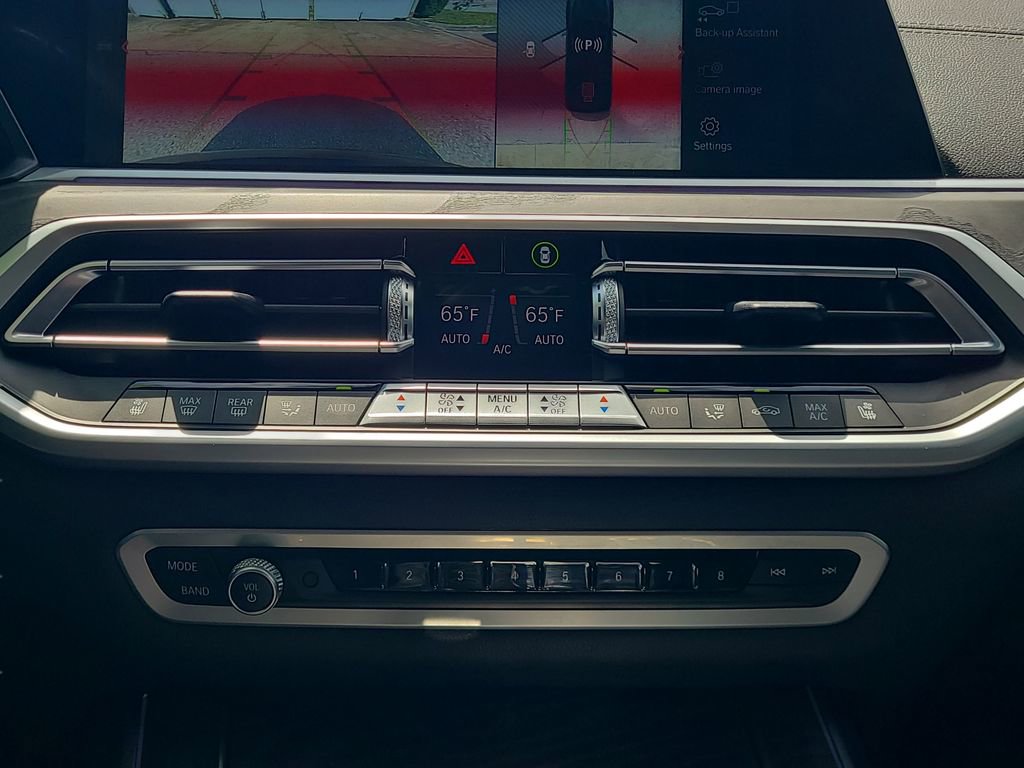 Used 2021 BMW X7 M50i w/ Dynamic Handling Package image 41