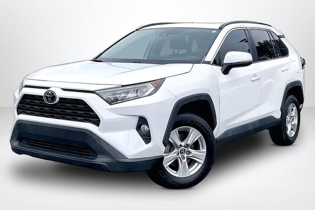 Used 2019 Toyota RAV4 XLE FWD image 2