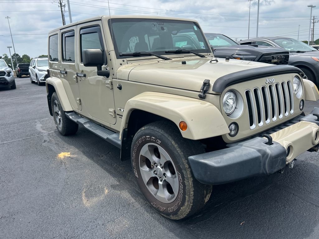 Used 2017 Jeep Wrangler Unlimited Sahara w/ Connectivity Group AWD/4WD image 4