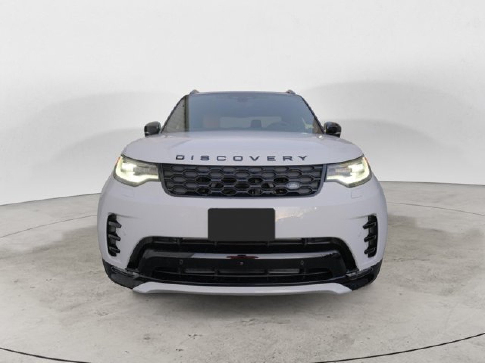 Certified 2025 Land Rover Discovery Dynamic SE AWD/4WD image 8