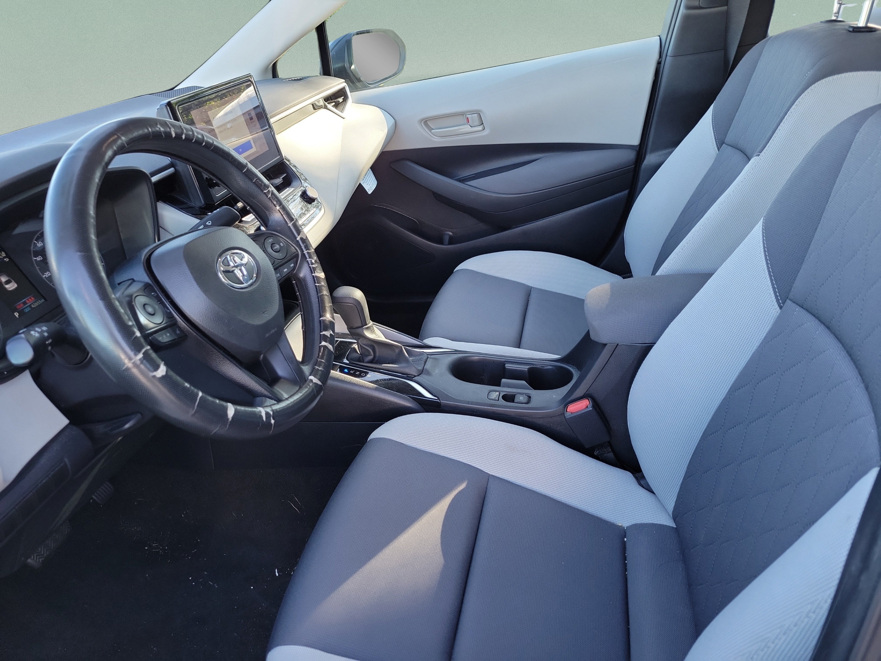 Used 2024 Toyota Corolla LE FWD image 15