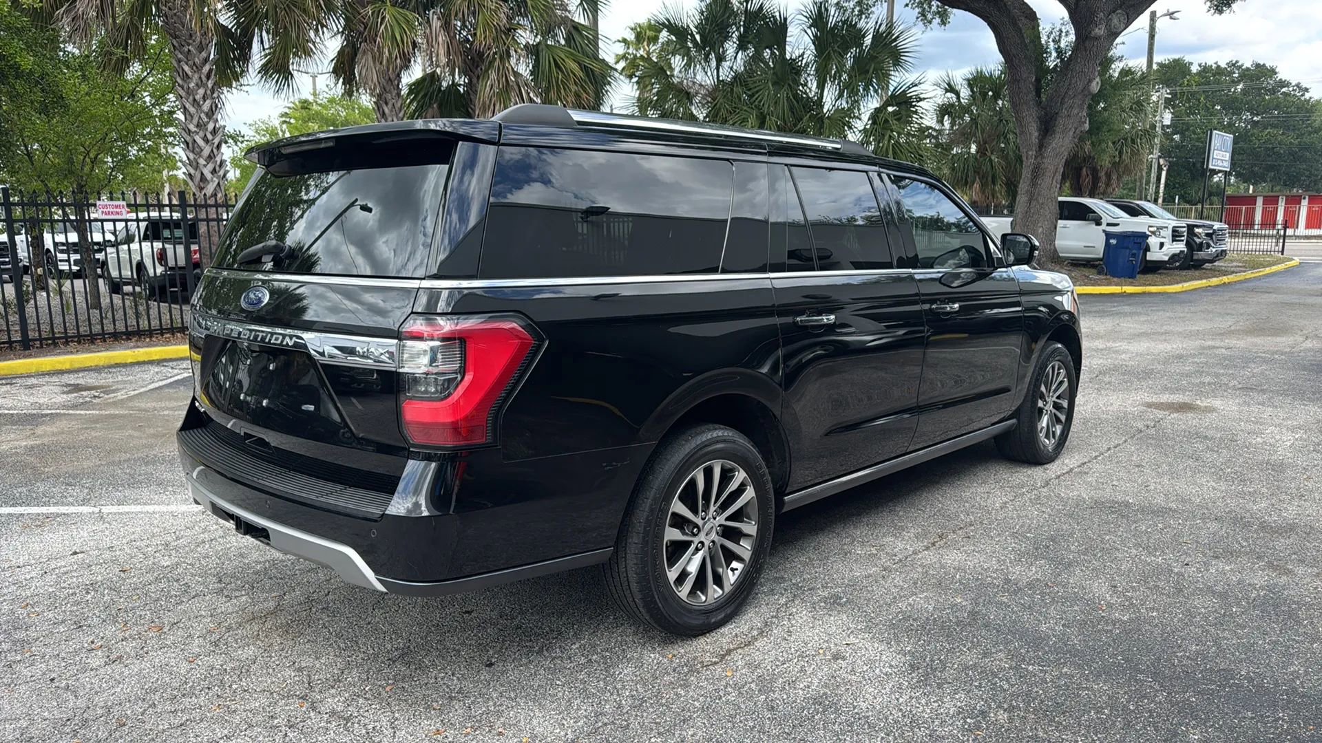 Used 2018 Ford Expedition Max Limited AWD/4WD image 7