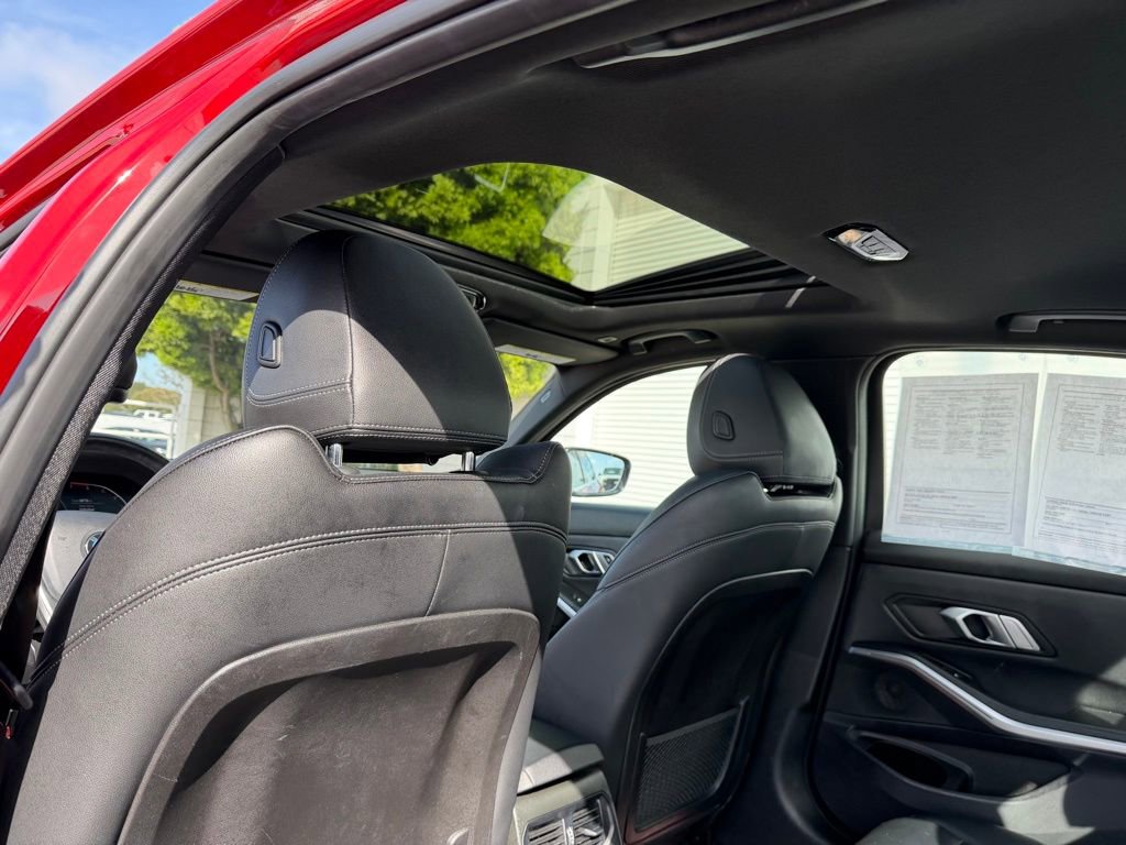 Used 2022 BMW 330i Sedan w/ Premium Package image 16