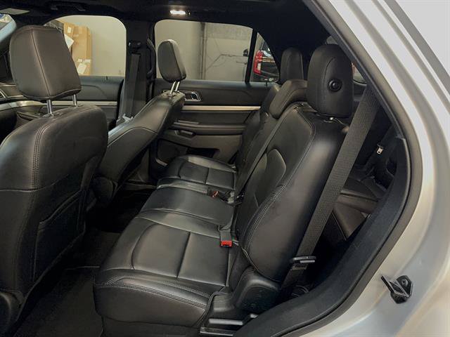 Used 2019 Ford Explorer XLT w/ Equipment Group 202A AWD/4WD image 11