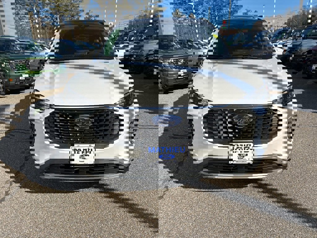 New 2025 Ford Escape SE image 8