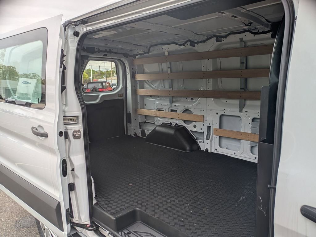 Used 2024 Ford Transit 250 Low Roof w/ Exterior Upgrade Package RWD image 16