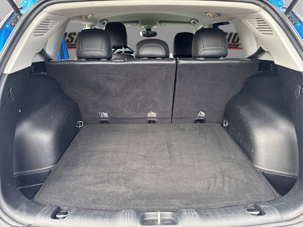 Used 2018 Jeep Compass Latitude w/ Cold Weather Group image 11