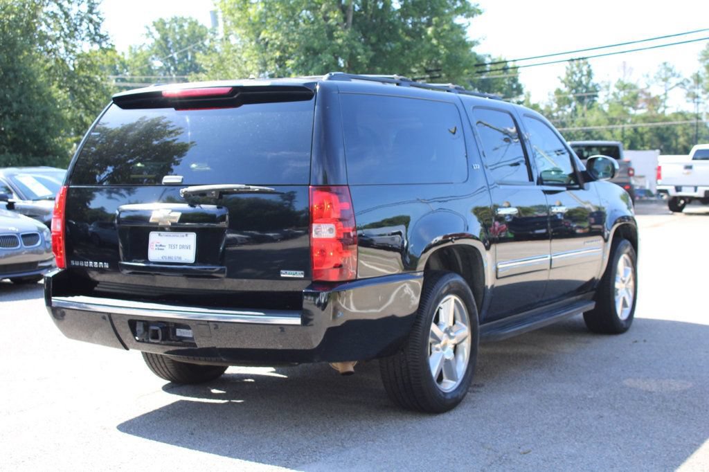 Used 2011 Chevrolet Suburban LTZ RWD image 6