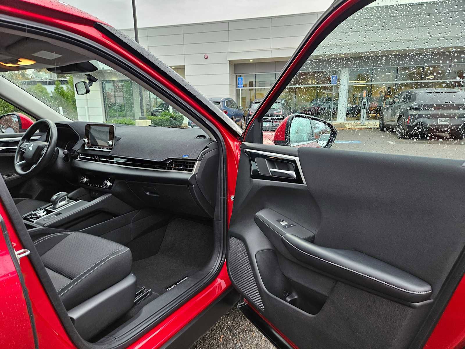 Used 2022 Mitsubishi Outlander ES image 9