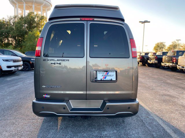 Used 2021 Chevrolet Express 2500 RWD image 10