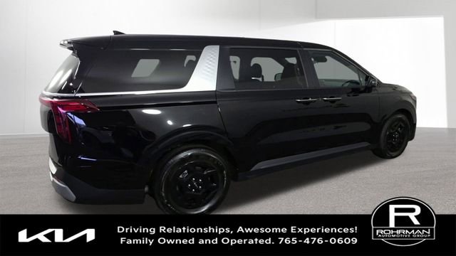 Used 2025 Kia Carnival FWD image 10