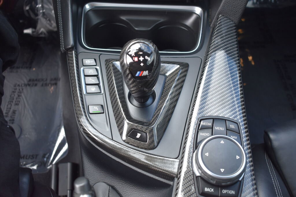 Used 2015 BMW M4 Convertible image 23