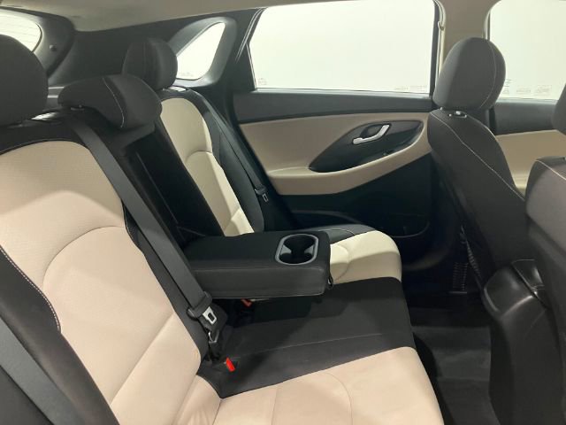 Used 2018 Hyundai Elantra GT FWD image 34