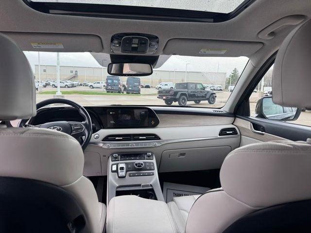Used 2021 Hyundai Palisade Limited image 32