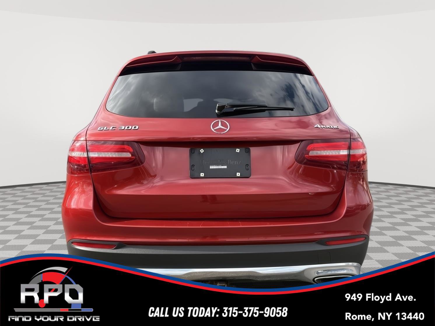 Used 2017 Mercedes-Benz GLC 300 4MATIC image 4