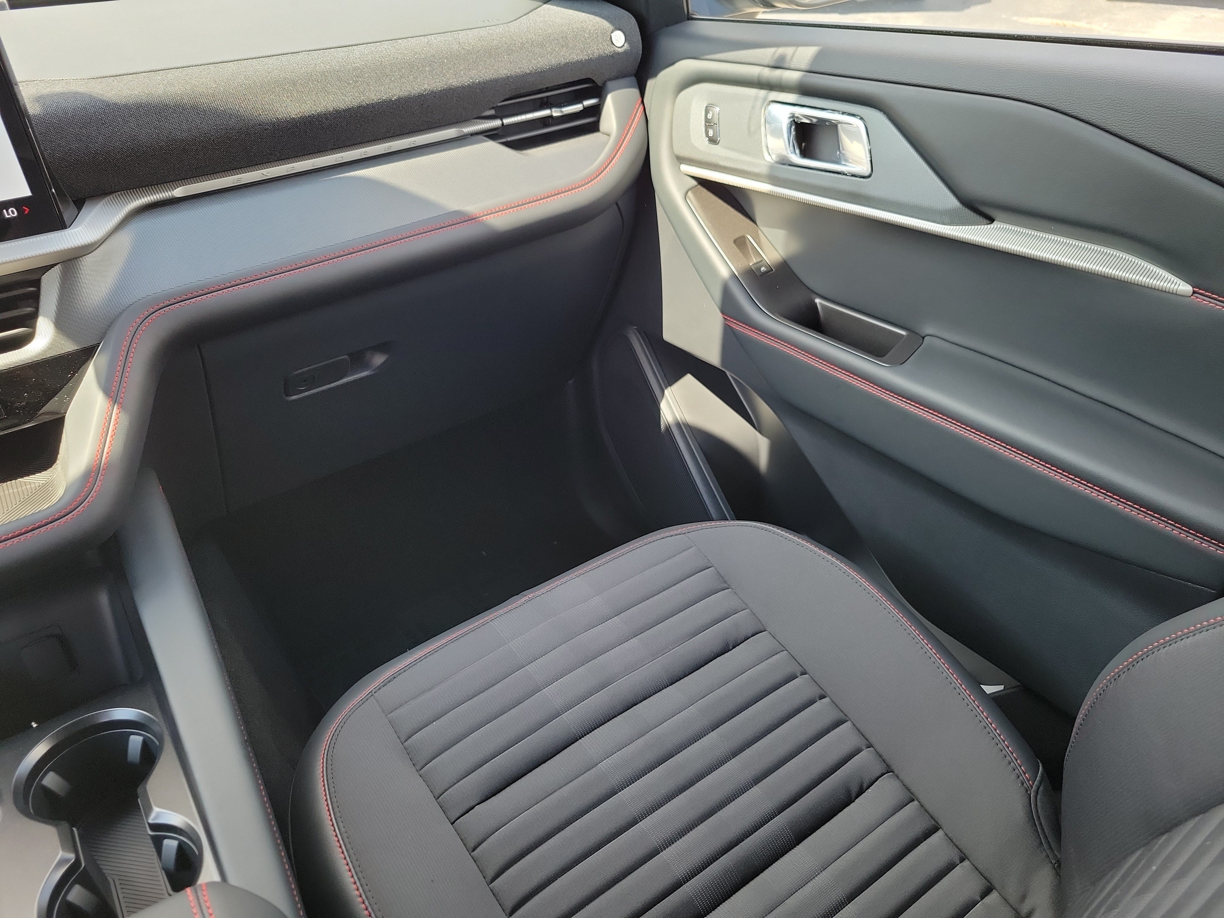 New 2027 Ford Explorer ST-Line w/ Premium Package RWD image 25